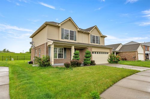 10913 Edlie Cir, Detroit, MI, 48214-3203 | Card Image