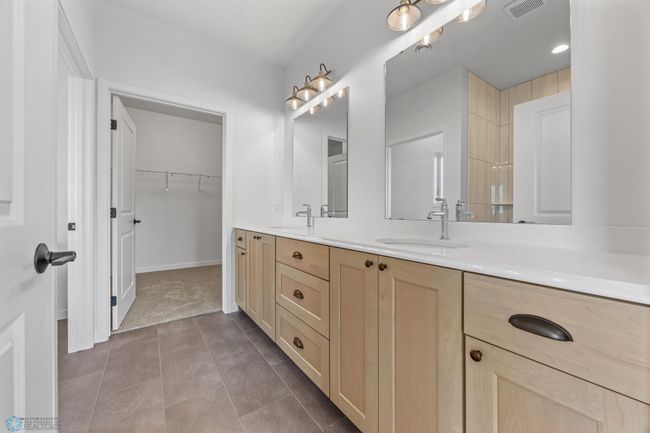 Owner's Private Bath | Image 19