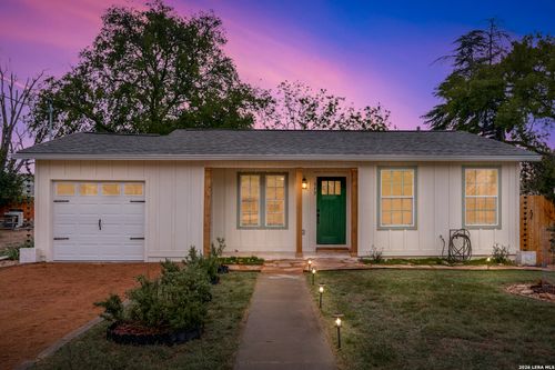713 Lamar St, Kerrville, TX, 78028-3303 | Card Image