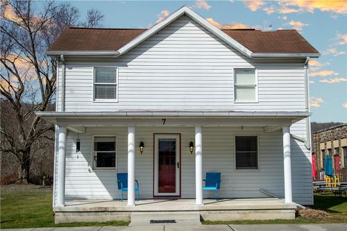 7 Sherman St, Ohiopyle, PA, 15470-1034 | Card Image