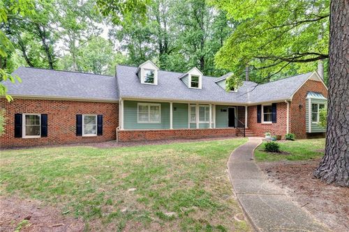101 Holman Rd, Williamsburg, VA, 23185-5552 | Card Image
