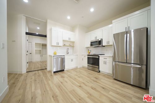 804-3810 Wilshire Blvd, LOS ANGELES, CA, 90017-2668 | Card Image