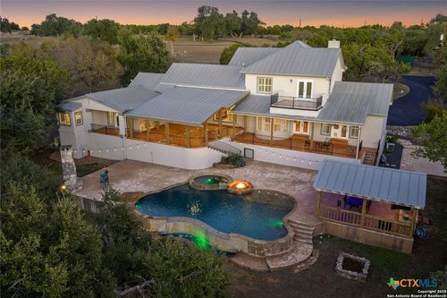 1041 Homestead Rdg, New Braunfels, TX, 78132-1652 | Card Image