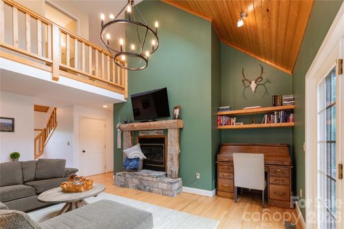 60 Rolling Ln, Maggie Valley, NC, 28751-8666 | Card Image