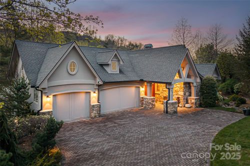 256 Senator Reynolds Rd, Asheville, NC, 28804-8306 | Card Image
