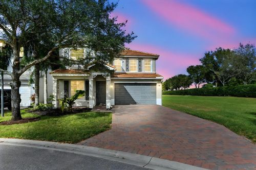 8639 Tally Ho Ln, Royal Palm Beach, FL, 33411-4541 | Card Image