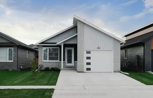 89 Moonstone Cres, Chatham, ON, N7M0S2 | Card Image