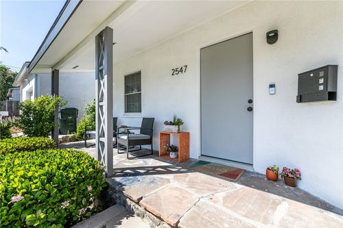 2547 Piedmont Ave, Montrose, CA, 91020-1809 | Card Image