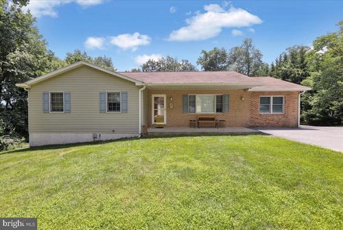 70 Mcewen Ln, ELVERSON, PA, 19520-9348 | Card Image