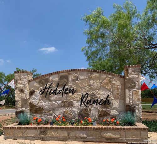 211 Hidden Ranch Ct, Floresville, TX, 78114 | Card Image