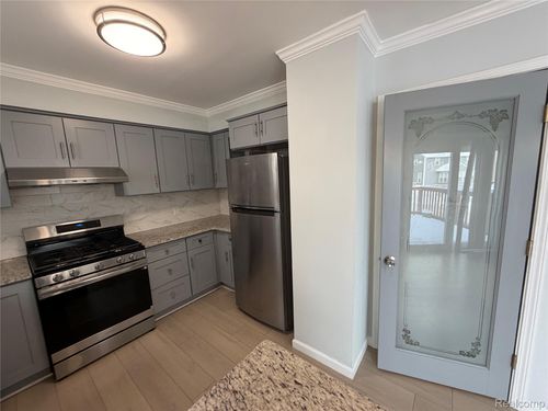 115 Linhart St, Novi, MI, 48377-2702 | Card Image