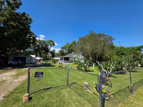 806 Miles Rd, Bacliff, TX, 77518-2019 | Card Image