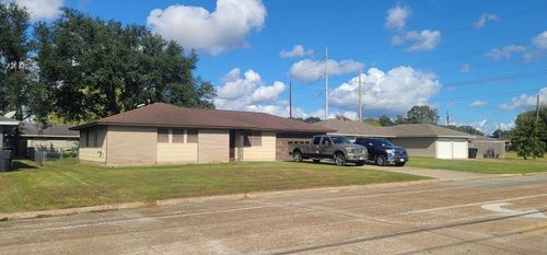 1608 Avenue H, Nederland, TX, 77627-5311 | Card Image