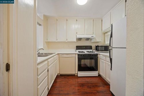 388 Mill Rd, Martinez, CA, 94553-4171 | Card Image