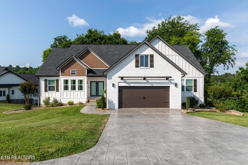 9401 Shirley Ann Rd, Kodak, TN, 37764-1517 | Card Image