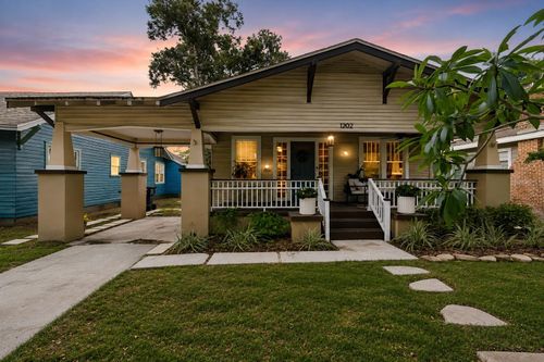 1202 E Powhatan Ave, TAMPA, FL, 33604-7232 | Card Image