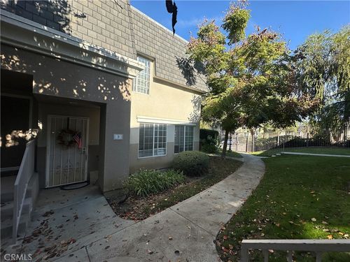unit-5-6561 Vanalden Ave, Reseda, CA, 91335-5881 | Card Image