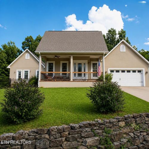 103 Mariners Dr, Crossville, TN, 38558-2717 | Card Image