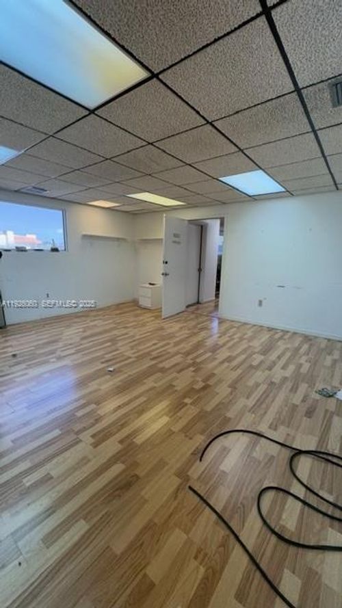 9534 Ne 2nd Ave, Miami Shores, FL, 33138-2705 | Card Image