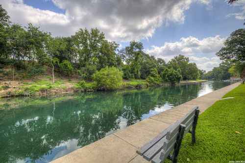 105-500 N Market St, New Braunfels, TX, 78130-5034 | Card Image