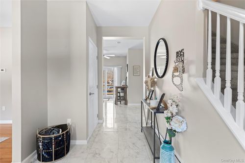 65 Ocean Ave, Bay Shore, NY, 11706-8715 | Card Image