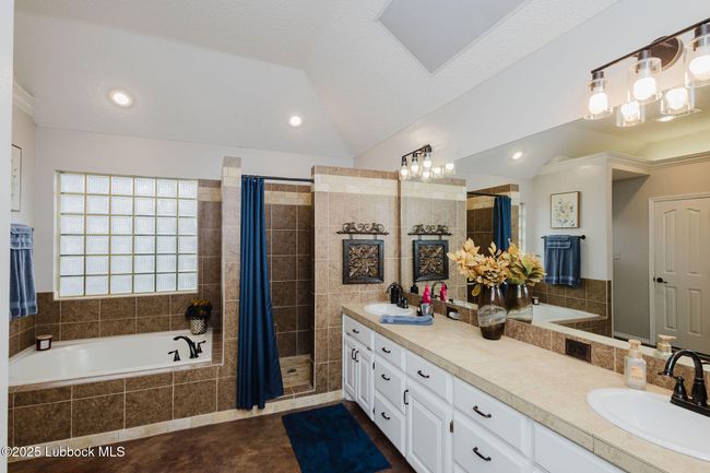 5611 85 Th St, House other with 4 bedrooms, 3 bathrooms and null parking in Lubbock TX | Image 38