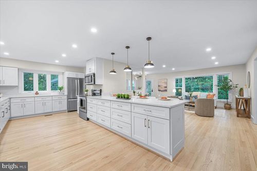 901 Hobbs Dr, SILVER SPRING, MD, 20904-6251 | Card Image