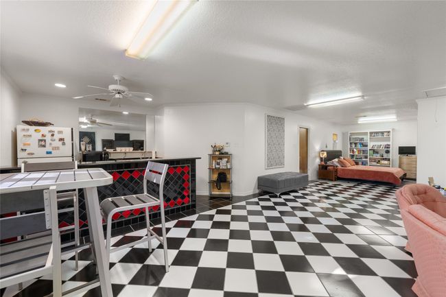 Apartment open area and wet bar | Image 19