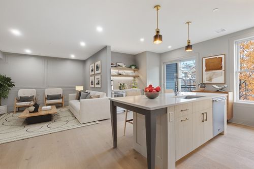 302-59 Spear St, Quincy, MA, 02169-4503 | Card Image