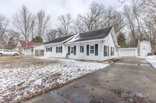 2052 Woodward St, Muskegon, MI, 49442-6244 | Card Image