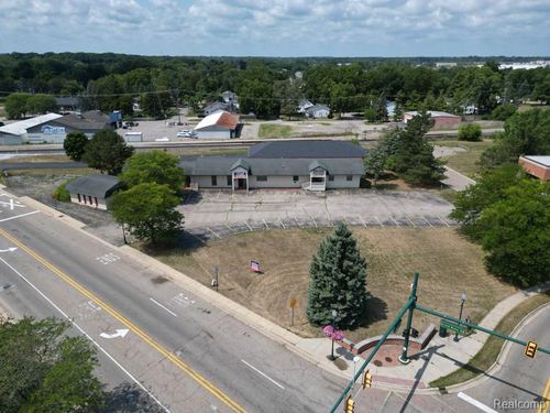 320 E Grand Blanc Road Road, Grand Blanc, MI, 48439 | Card Image