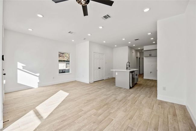 AB - 4139 Brinkley St, Home with 6 bedrooms, 4 bathrooms and null parking in Houston TX | Image 4