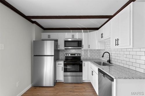 10587 Carroll Wood Way, Saint Louis, MO, 63128-1314 | Card Image