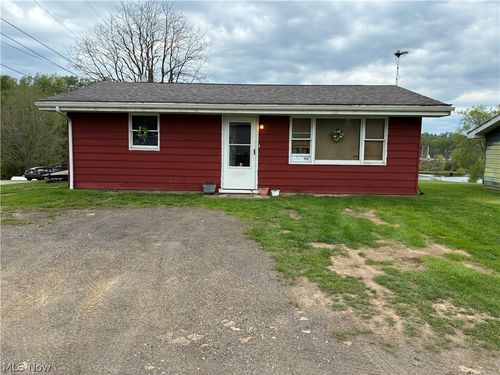 78 Magnolia Dr, New Cumberland, WV, 26047-3028 | Card Image