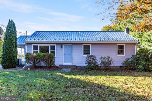 4717 County Line Rd, WINFIELD, PA, 17889-8720 | Card Image