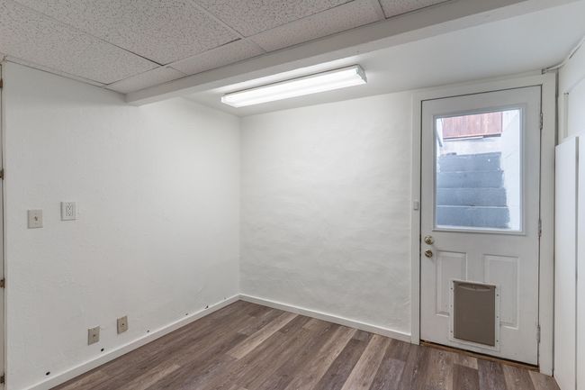Lower level separate entrance | Image 24