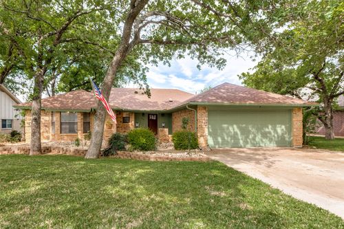 233 Billy Creek Dr, Hurst, TX, 76053-6357 | Card Image