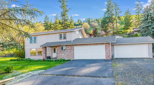 2318 Marina Dr, Klamath Falls, OR, 97601-9110 | Card Image