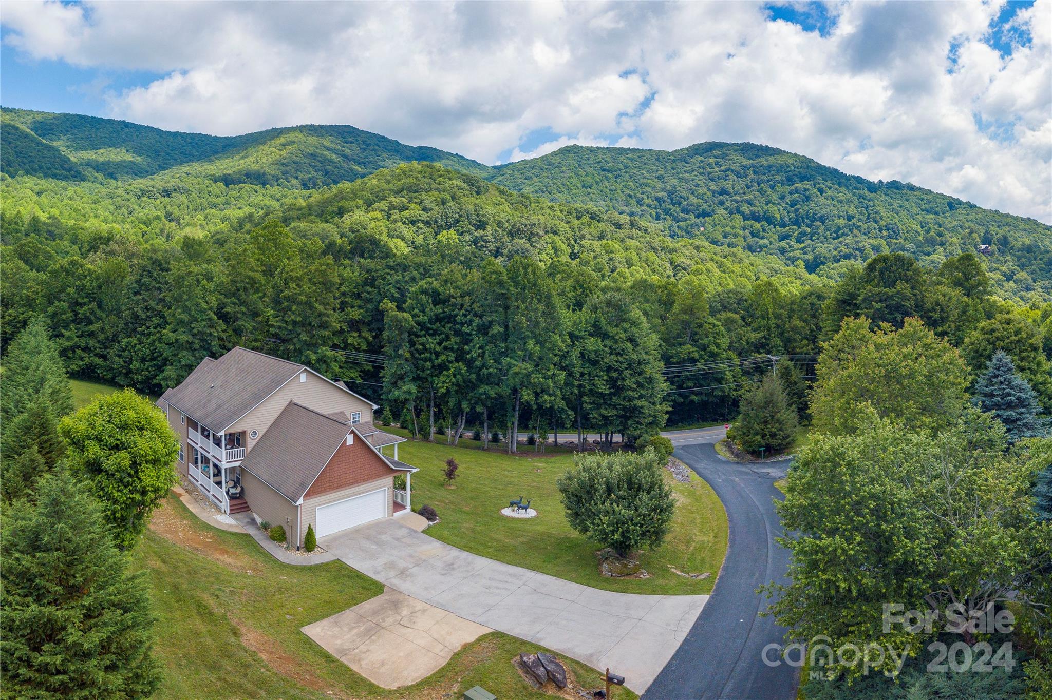 Rice Dr, Waynesville, NC 28785