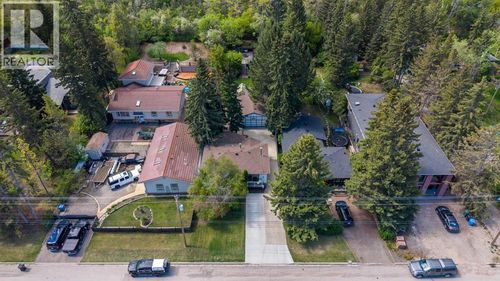 8927 33 Ave Nw, Calgary, AB, T3B1M2 | Card Image