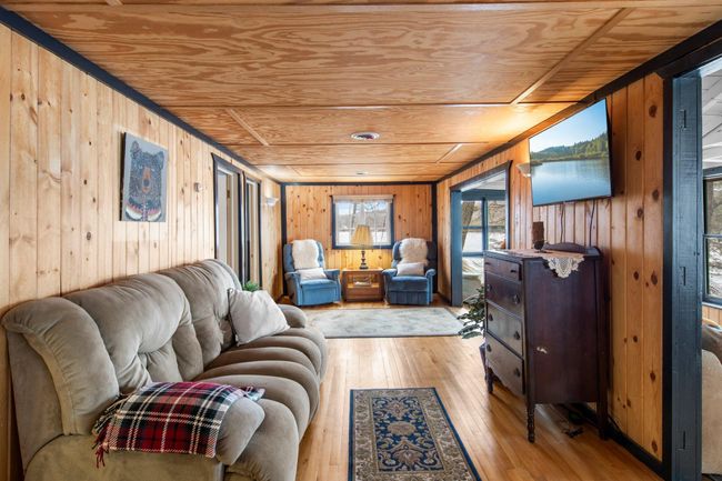 12-web-or-mls-201B 27 1-4-26 7-8 Ave-19.jpg | Image 16