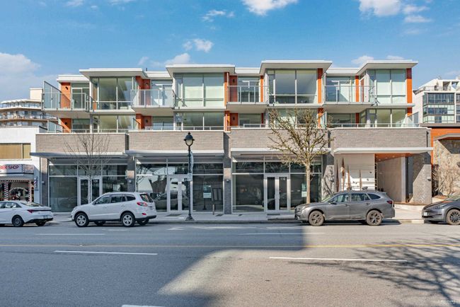 301 - 1331 Marine Drive, Condo with 2 bedrooms, 2 bathrooms and 1 parking in West Vancouver BC | Image 2