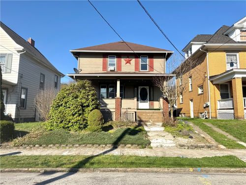 904 W Clayton St, New Castle, PA, 16102-1236 | Card Image
