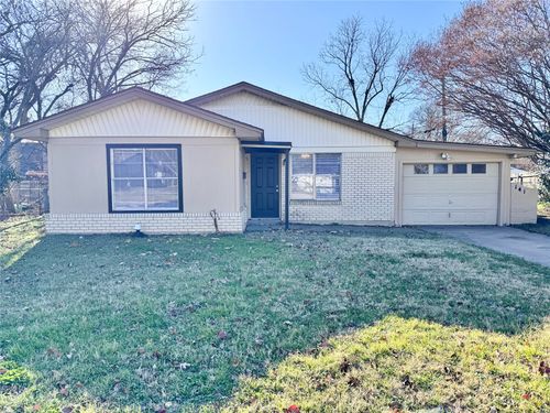 141 Nw Jayellen Ave, Burleson, TX, 76028-5603 | Card Image