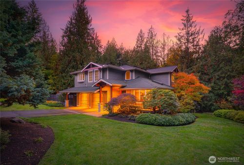 13275 242nd Pl Se, Issaquah, WA, 98027-8300 | Card Image