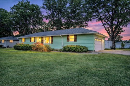 187 Alfred Drive, Sycamore, IL, 60178 | Card Image