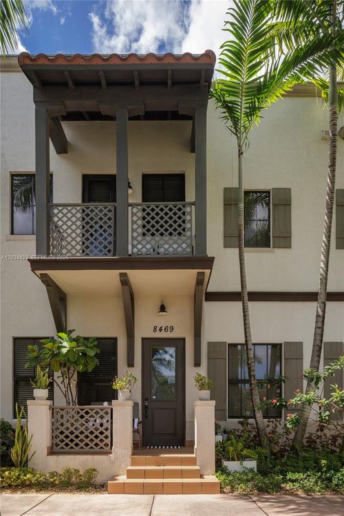 8469-8469 Nw 51st Ter, Doral, FL, 33166 | Card Image