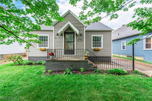 4035 W 210th St, Fairview Park, OH, 44126-1406 | Card Image