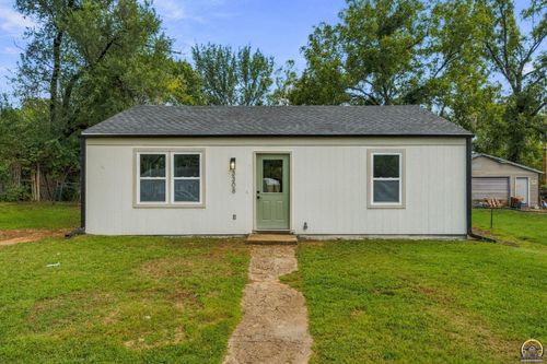 3308 Se Girard St, Topeka, KS, 66605 | Card Image
