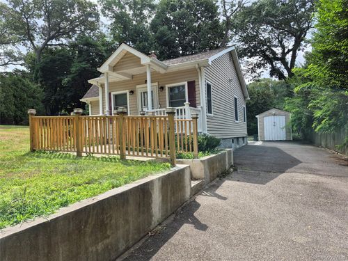 20 Jerome Rd, Sound Beach, NY, 11789-1947 | Card Image